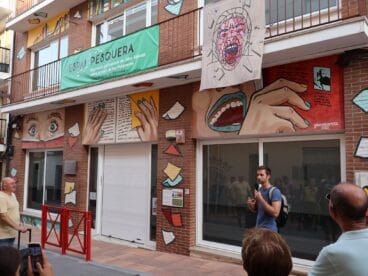 Visita guiada en la inauguración de ‘Art al carrer’