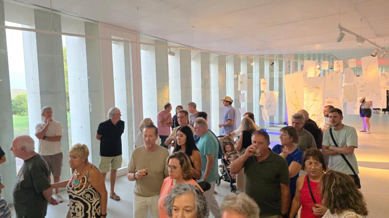 Inauguración de la exposición "Arrels Mediterrànies" en el Auditori Teulada Moraira