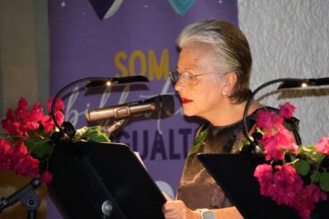 Lectura durante el homenaje literario a escritoras en Benitatxell