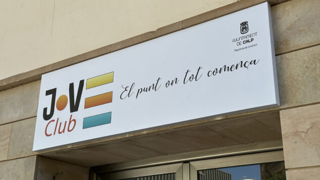 Imagen: Logo y espacio del Jove Club de Calp (archivo)