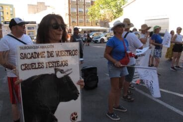 Concentración contra la tauromaquia en Ondara