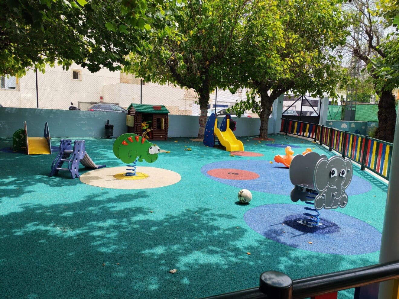 Nuevo parque infantil de la Escuelita Joaquina Gavilà en Ondara