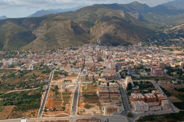 Pedreguer y Dénia lideran la oferta de 153 viviendas de alquiler asequible de la SAREB 6 Vista aérea panorámica de la localidad de Pedreguer y su entorno.