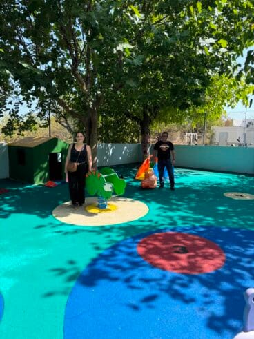 Visita al renovado parque infantil de la Escuelita Joaquina Gavilà en Ondara