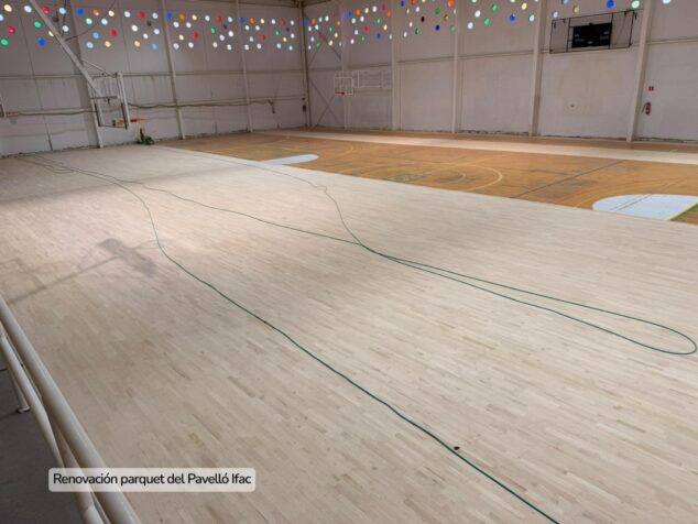 Calp aprovecha el verano para renovar las instalaciones deportivas antes de la nueva temporada 6 Imagen: Interior del Pabellón Ifac con el suelo de parqué renovado.