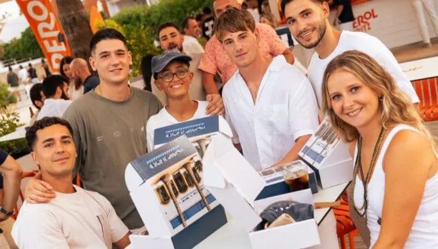 Un brindis frente al mar: la familia de Montgo da la bienvenida a la temporada 1 Imagen: Un homenaje a la emoción, la gastronomía y la gratitud