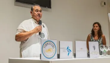 Vanguardia cultural frente a la costa