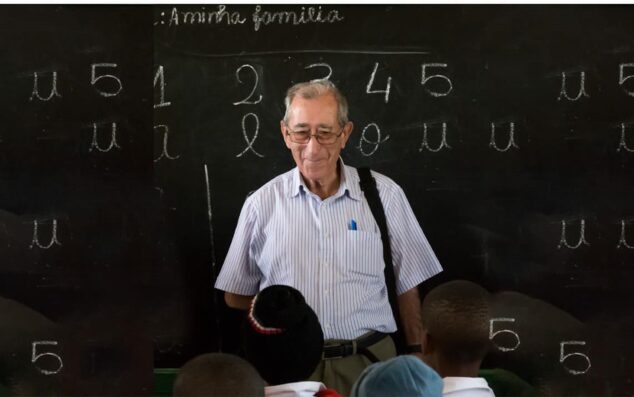 Imagen: Vicent Berenguer enseña a las nuevas generaciones