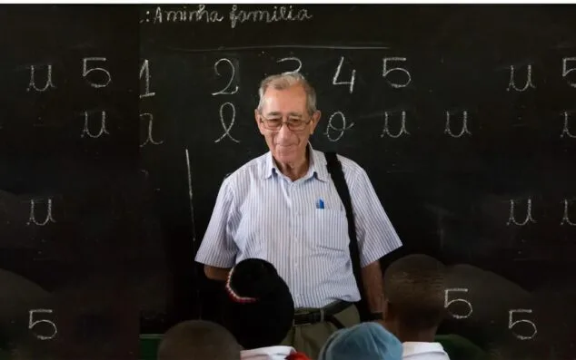 Imagen: Vicent Berenguer enseña a las nuevas generaciones