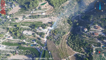 Controlado el incendio declarado junto al Castillo de Ambra de Pego tras horas de trabajo 2 zona del incendio en ambra de pego emergencias gva