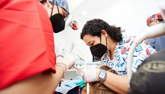 Caries en niños: los 4 factores que aumentan el riesgo 3 4 factores principales que influyen en la aparicion de caries