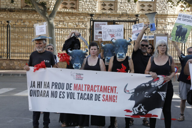 Imagen: Antitaurinos en Ondara