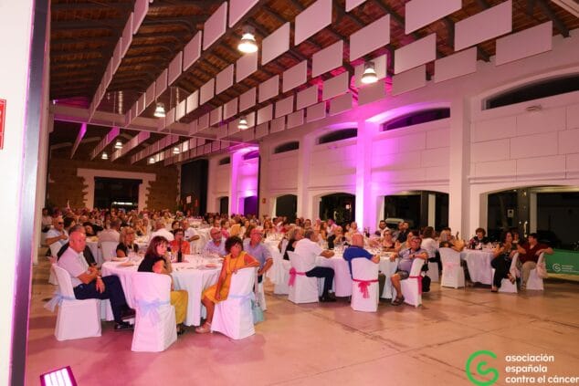 La AECC de Ondara recauda 6.800 euros en su IV Cena Solidaria 2 Imagen: Asistentes a la velada solidaria