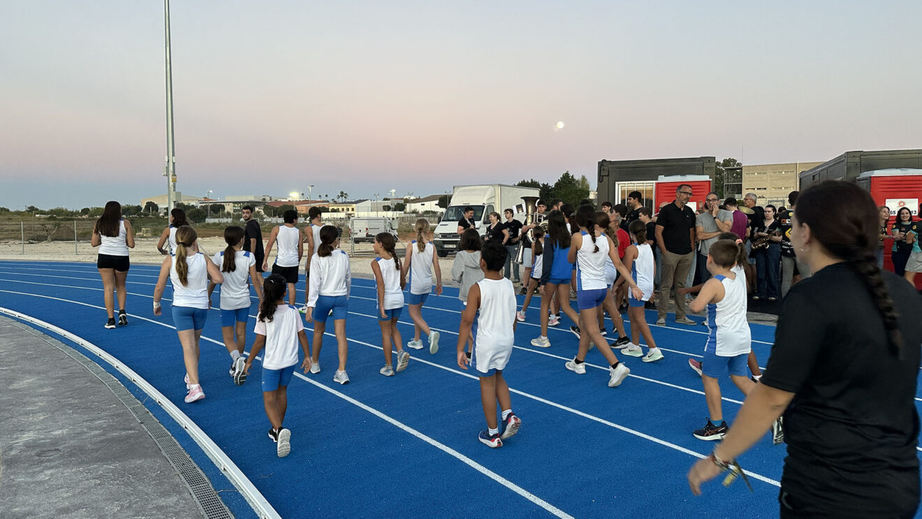 Benissa inaugura la nueva pista de atletismo Paco Sacha 06