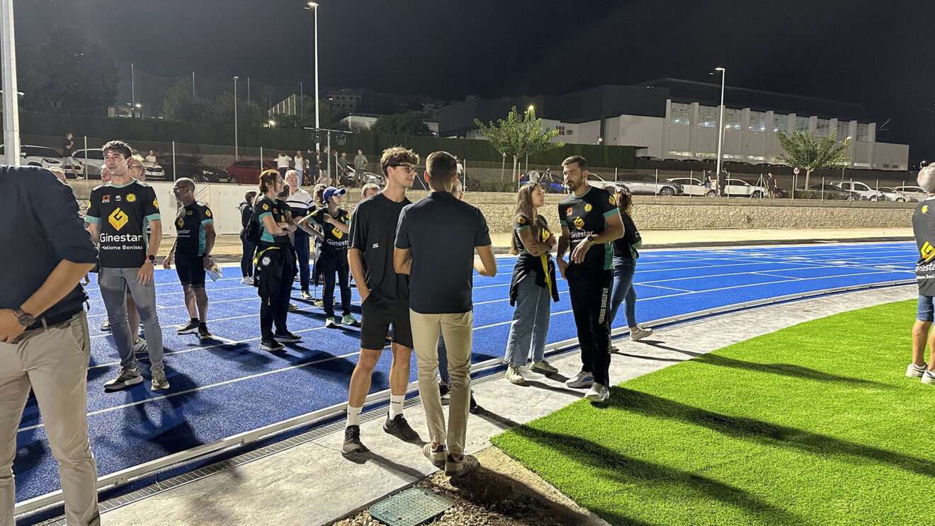 Benissa inaugura la nueva pista de atletismo Paco Sacha 102