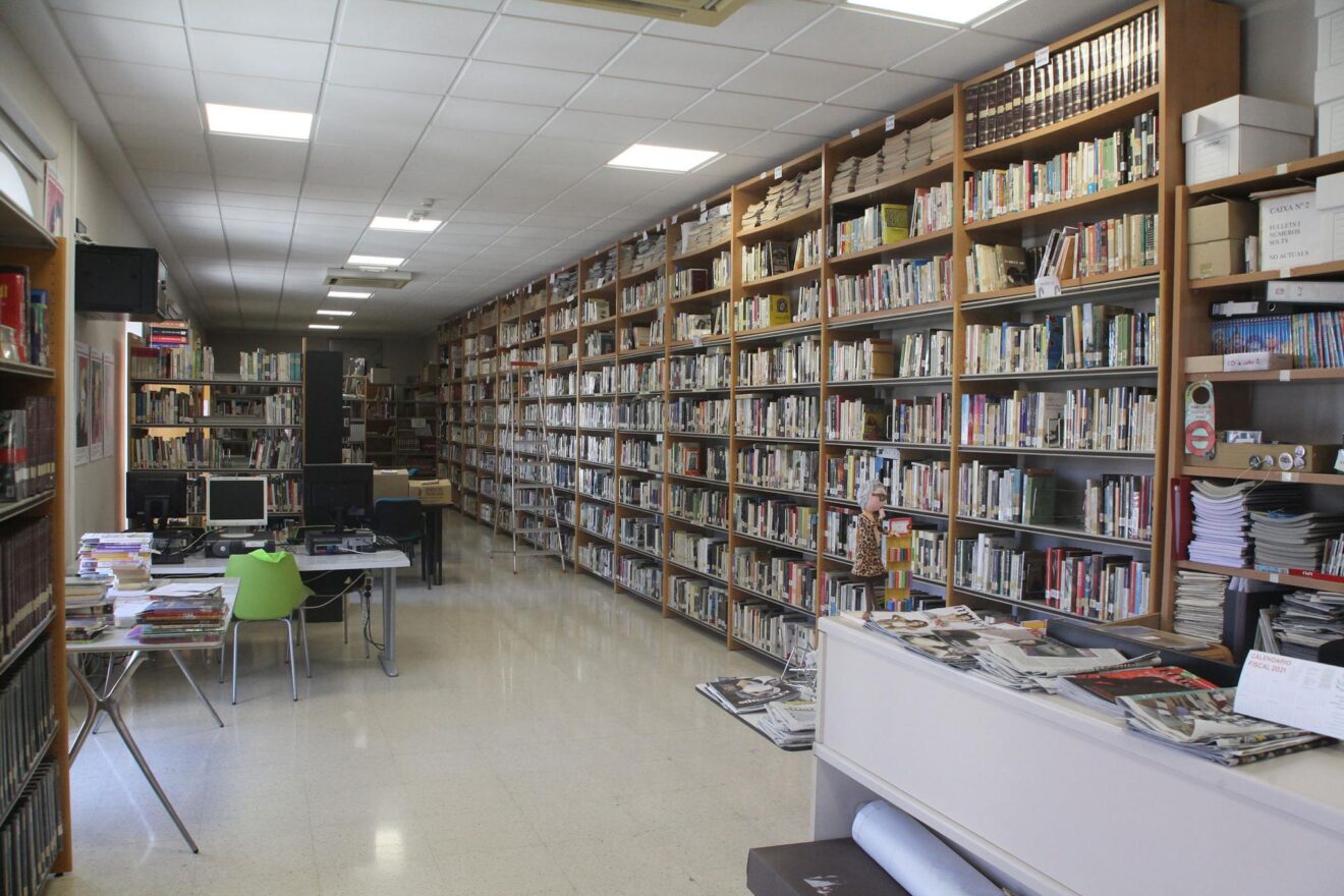 Interior de la Biblioteca Municipal de Pedreguer