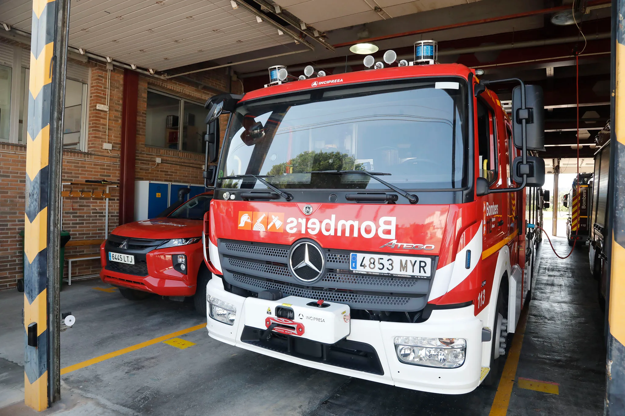 camion de bomberos en el reten de denia archivo