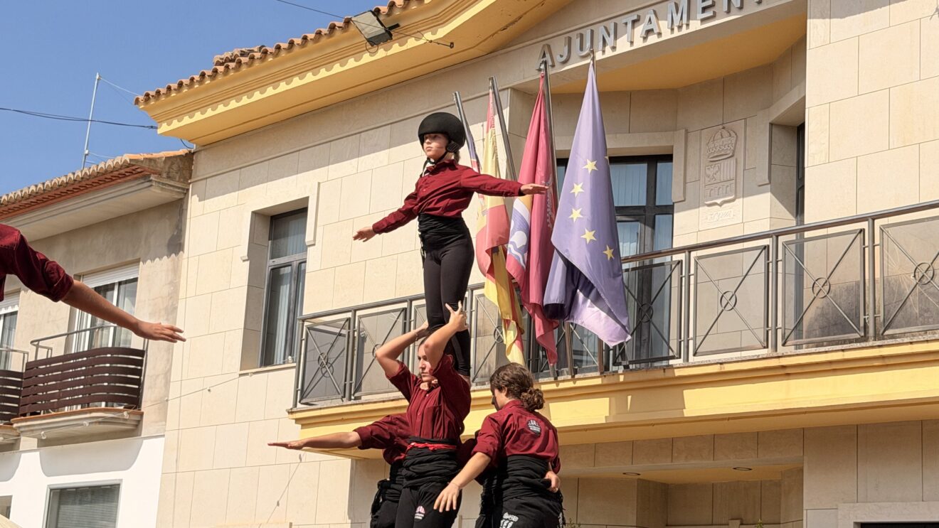 Celebración del quinto aniversario de la Muixeranga de Segària en Beniarbeig (2)