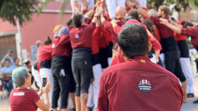 Así se vivió en Beniarbeig el quinto aniversario de la Muixeranga de Segària: juegos, música y paella 4 celebracion del quinto aniversario de la muixeranga de segaria en beniarbeig 87