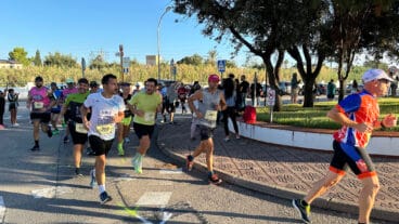 Corredores en la III 21K Marina Alta a su paso por Els Poblets