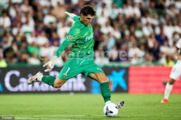 Un momento del partido entre el Elche y el Real Madrid