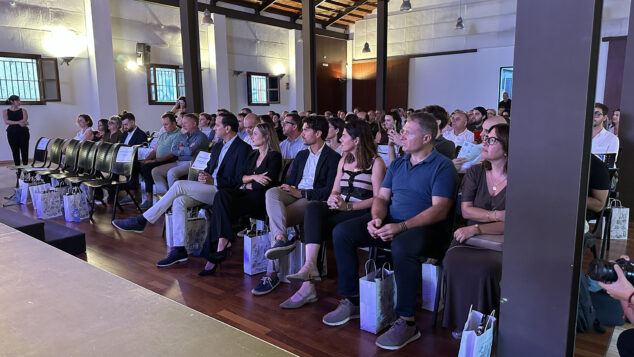 Imagen: Equipo de gobierno de Benissa durate la mesa redonda de 'Benissa es transforma'