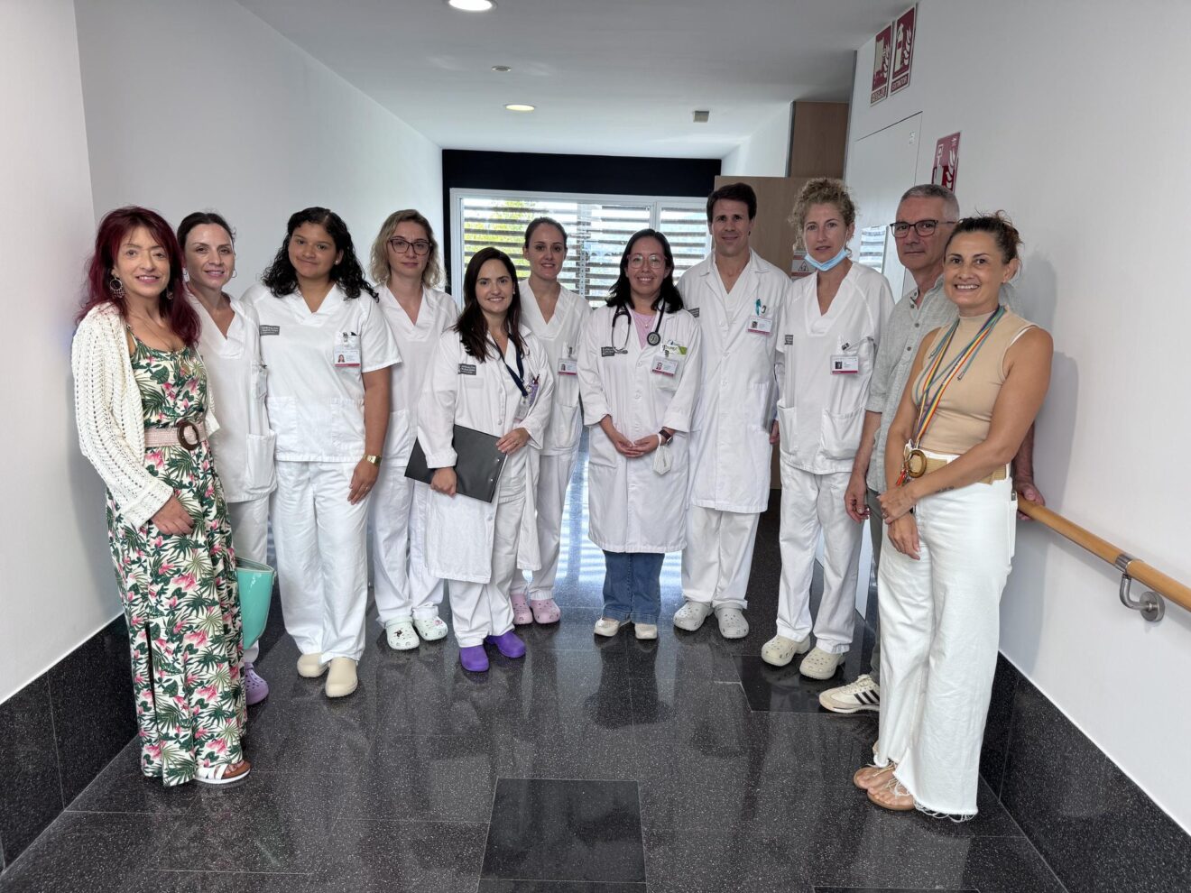 Profesionales del Hospital de Dénia y representantes de Cerebrum