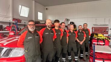 Efectivos de los Bomberos Forestales de la Generalitat en el interior de la base de Pego