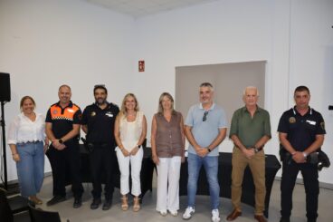 Autoridades y ponentes en la Jornada de Autoprotección de Benitatxell