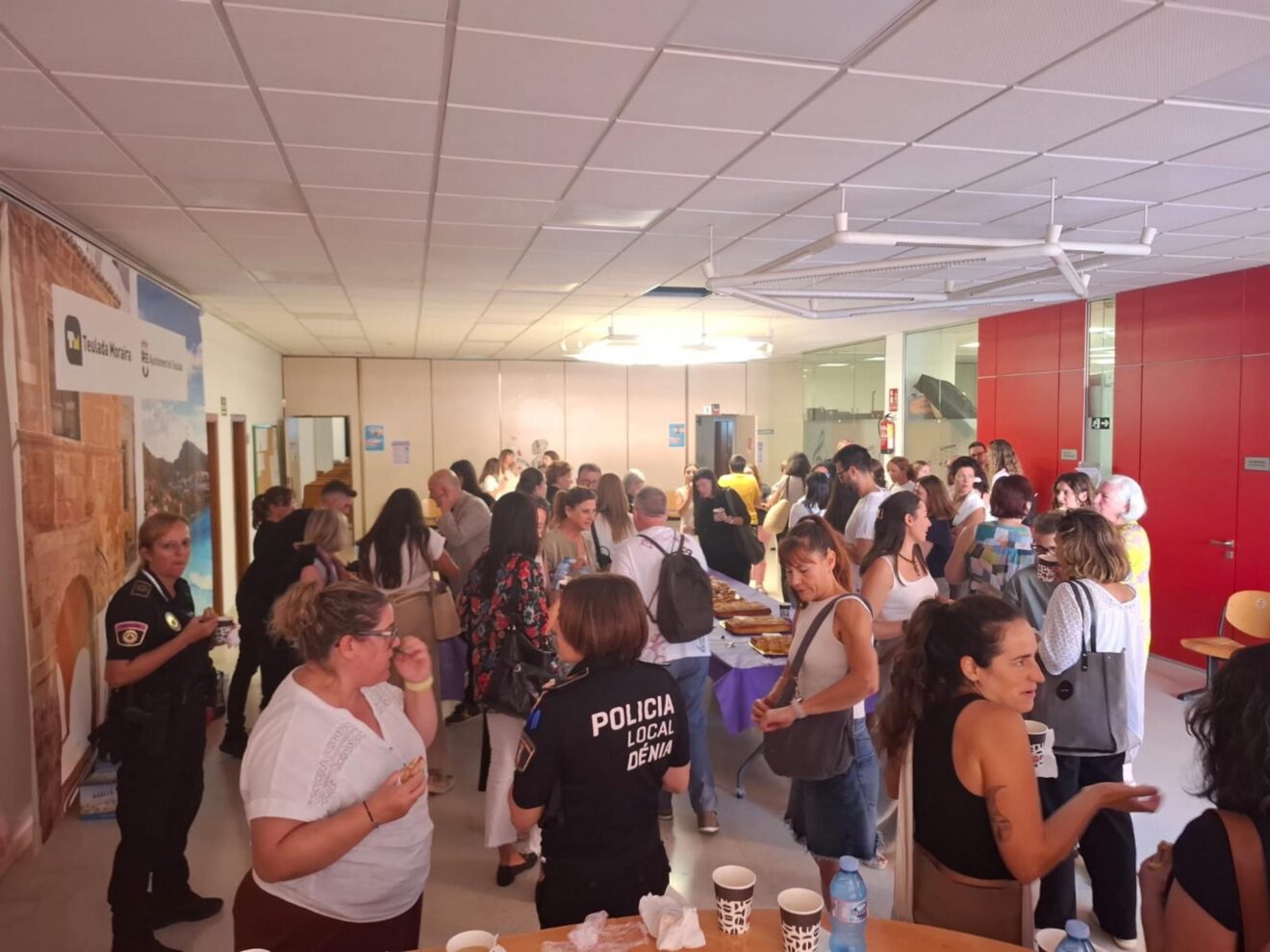 Asistentes a la jornada comarcal contra la trata en Teulada