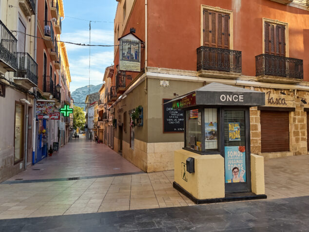 La ONCE reparte 200.000 euros en estos dos municipios de la Marina Alta 1 Imagen: Lotería ONCE calle Cop de Dénia (archivo)