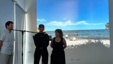 Marina Mulet y Alba Vega Mulet explican el proceso creativo de ‘Memòries d’aigua Escoltant la Posidònia’, la experiencia sonora que abrió el festival