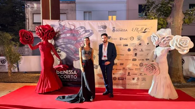 «El Vestuario» conquista la segunda edición de Benissa en Corto en una gala que llenó por completo la plaza Maria Crespo Font 86 momentos de la gala de clausura de la segunda edicion de benissa en corto 130