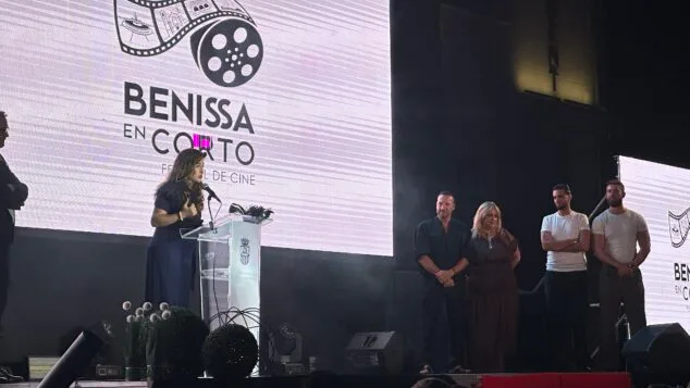 «El Vestuario» conquista la segunda edición de Benissa en Corto en una gala que llenó por completo la plaza Maria Crespo Font 214 momentos de la gala de clausura de la segunda edicion de benissa en corto 56