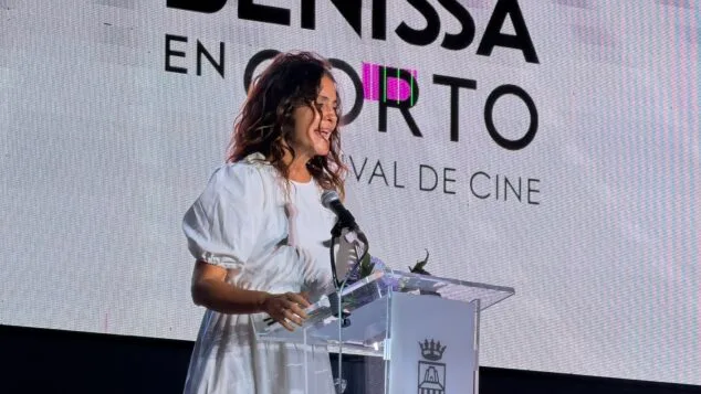 «El Vestuario» conquista la segunda edición de Benissa en Corto en una gala que llenó por completo la plaza Maria Crespo Font 176 momentos de la gala de clausura de la segunda edicion de benissa en corto 9