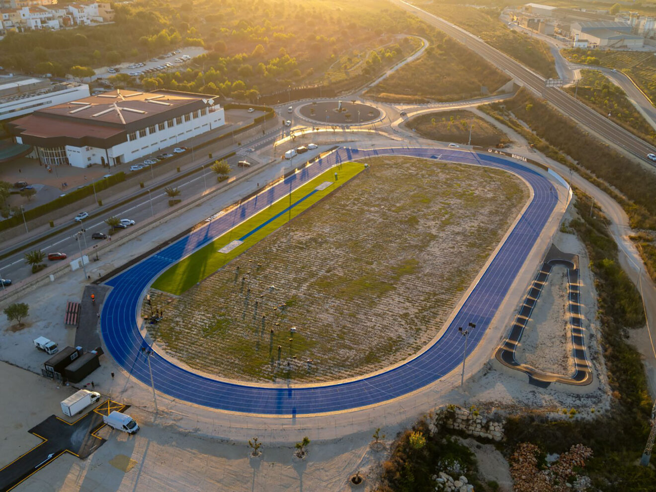 Nueva pista de atletismo Paco Sacha de Benissa desde el aire