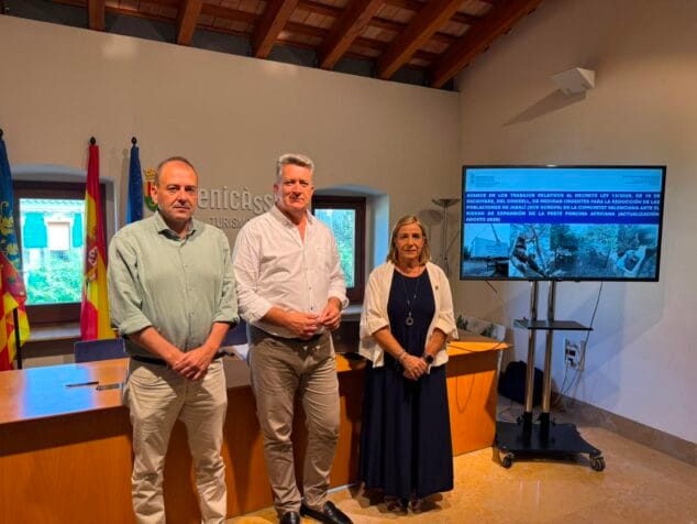 Xàbia y Dénia, entre las zonas con más capturas de jabalís en la Comunitat Valenciana 3 Imagen: Martínez Mus y Susana Marqués en la presentación sobre el control de jabalíes.