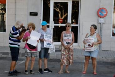Concentración antitaurina del colectivo Ondara sin crueldad animal
