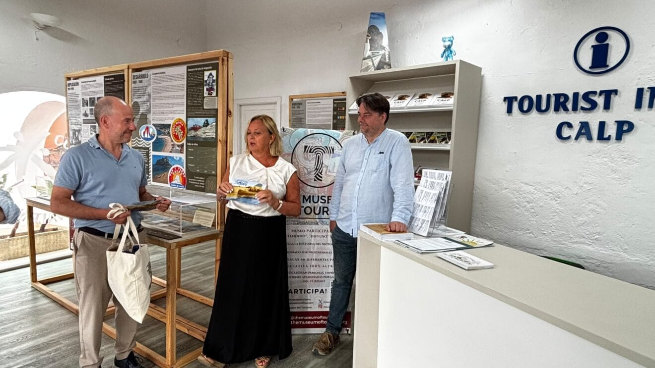 Sala de la Exposición de Turismo en Calp