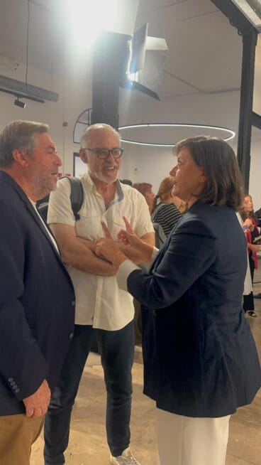 Sergi Ferrús Peris conversando con la ministra Isabel Rodríguez