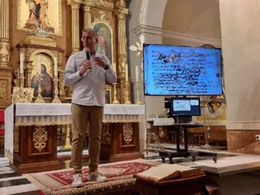 Sergi Mallol i García interviniendo en una iglesia