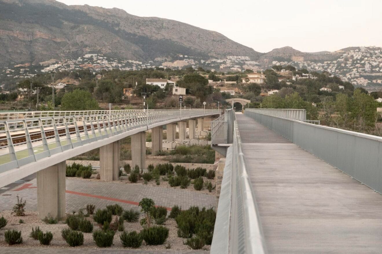 Vista de los nuevos viaductos del TRAM en el Algar