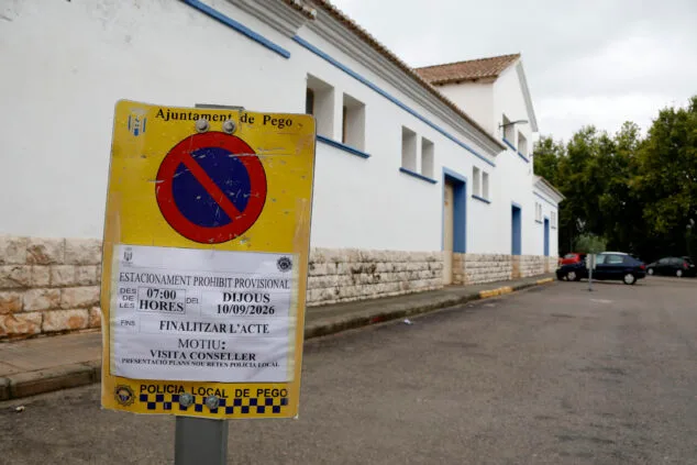 De la nueva Policía Local a la peligrosa salida de los Bomberos Forestales: Pego reclama mejoras al conseller 6 visita del conseller de emergencias e interior a pego 2