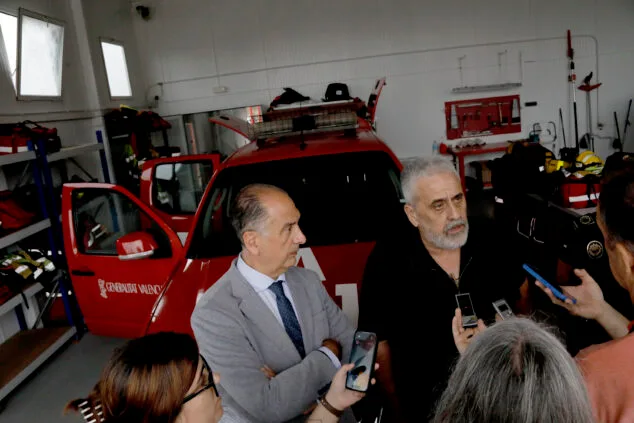De la nueva Policía Local a la peligrosa salida de los Bomberos Forestales: Pego reclama mejoras al conseller 27 visita del conseller de emergencias e interior a pego 23