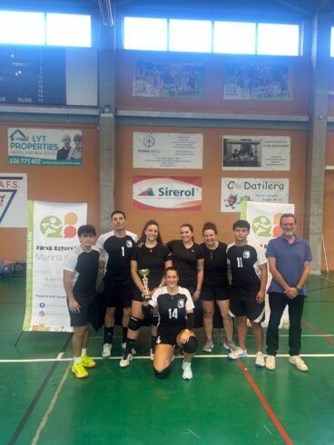Foto del equipo campeón Vòlei Gata