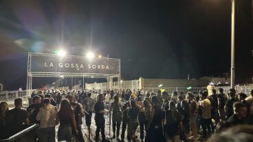 Arco de entrada al concierto de despedida de La Gossa Sorda en Pego