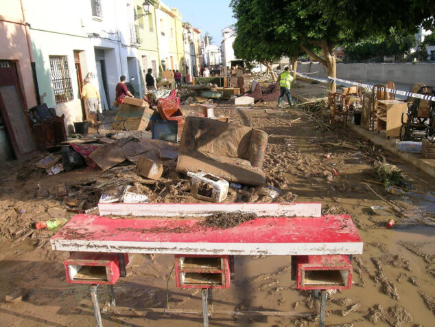 Imagen: Calle Divina Aurora del Verger afectada por la riada de 2007 - Tino Calvo
