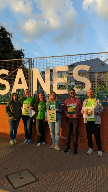 Concentración de profesorado en el CEIP Les Vessanes de Dénia