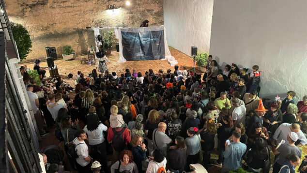 Imagen: Cuentacuentos en la Nit d'Ànimes de Pego del 2025