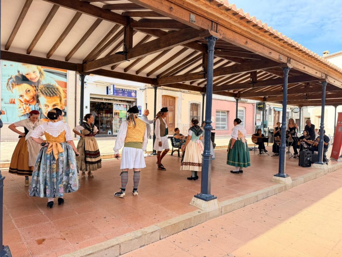 Dansa tradicional als Pòrxens de Pedreguer